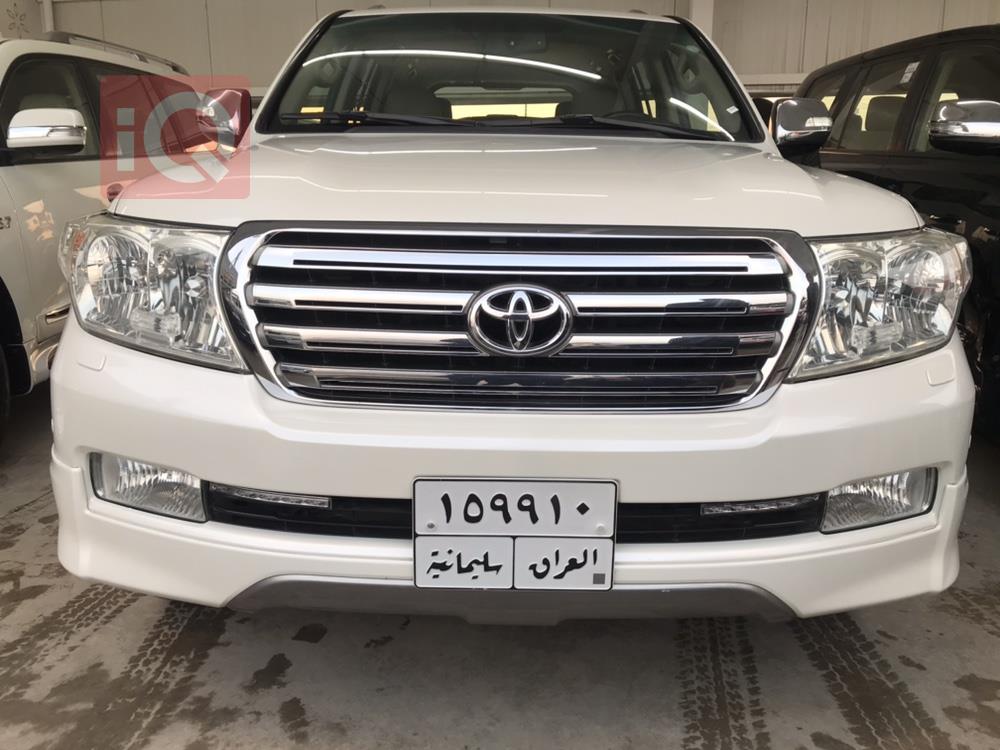 تۆیۆتا لاند کروزەر